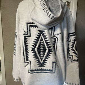 Nwt Women’s Large Western Pullover Hoodie Women’s Sweater